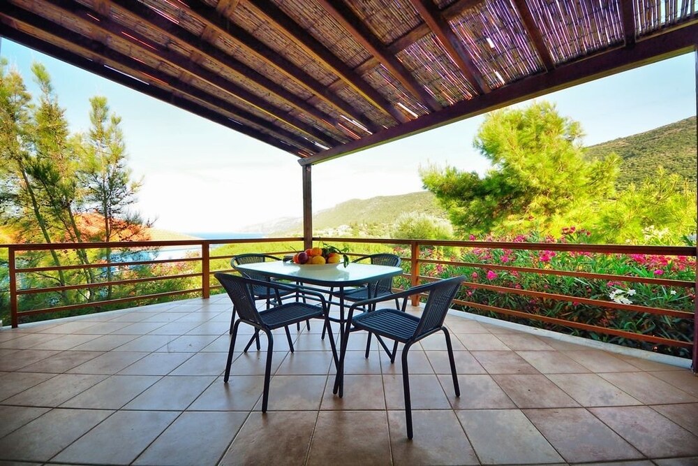 Mouzakis Villas 24/37
