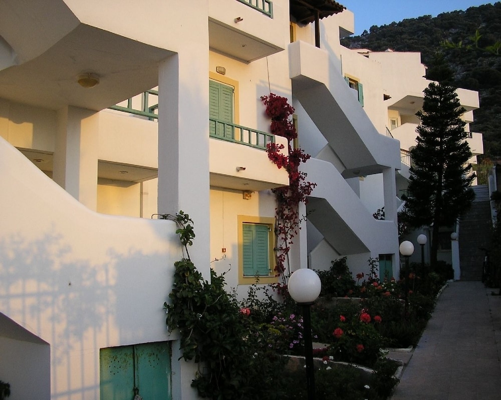 Aglaia Studios and Apartments 57/63