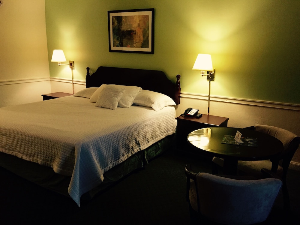 Chateaubleau Hotel 38/61