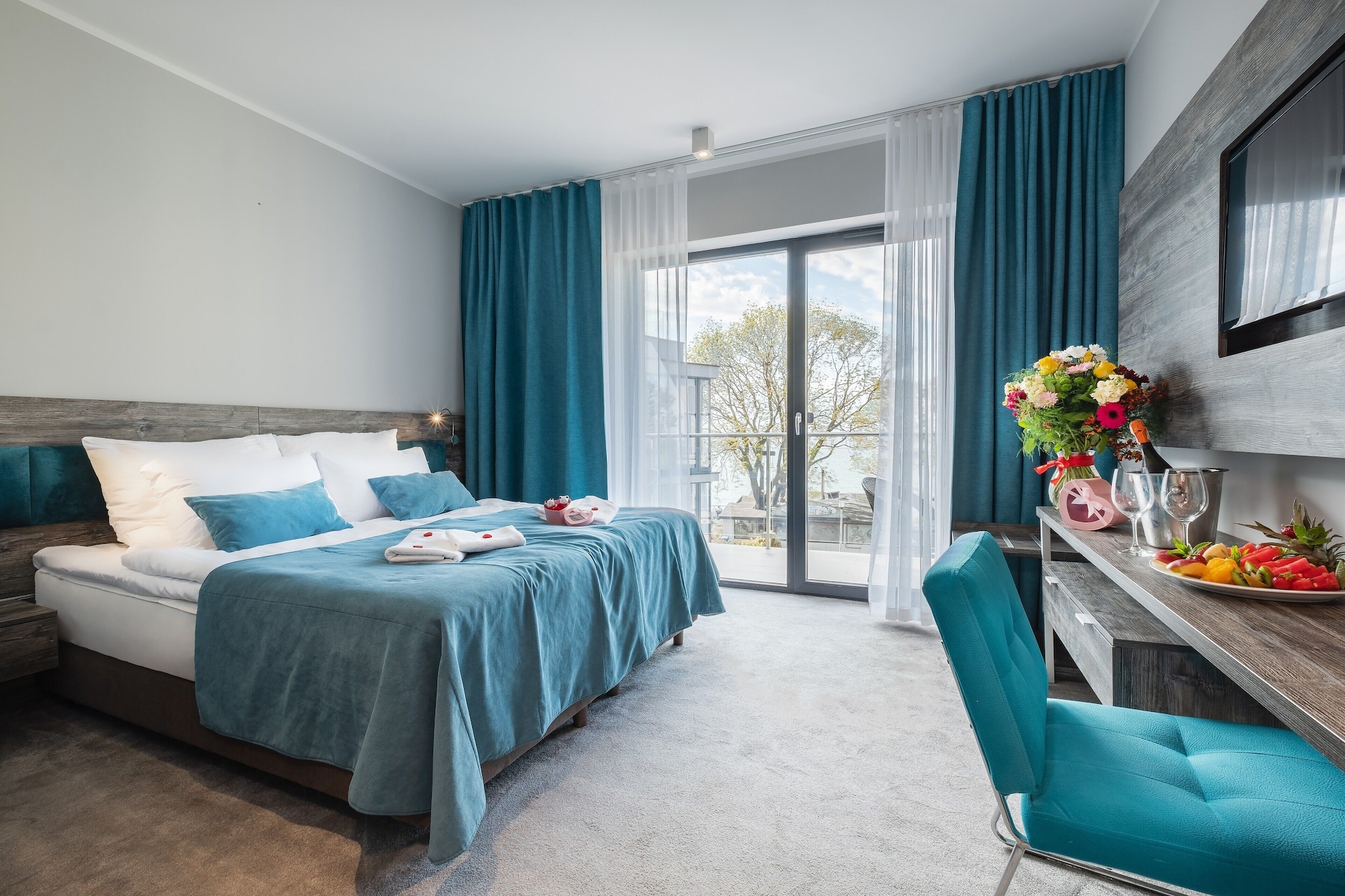 DELUXE, DOUBLE BED, SEA VIEW, BALCONY