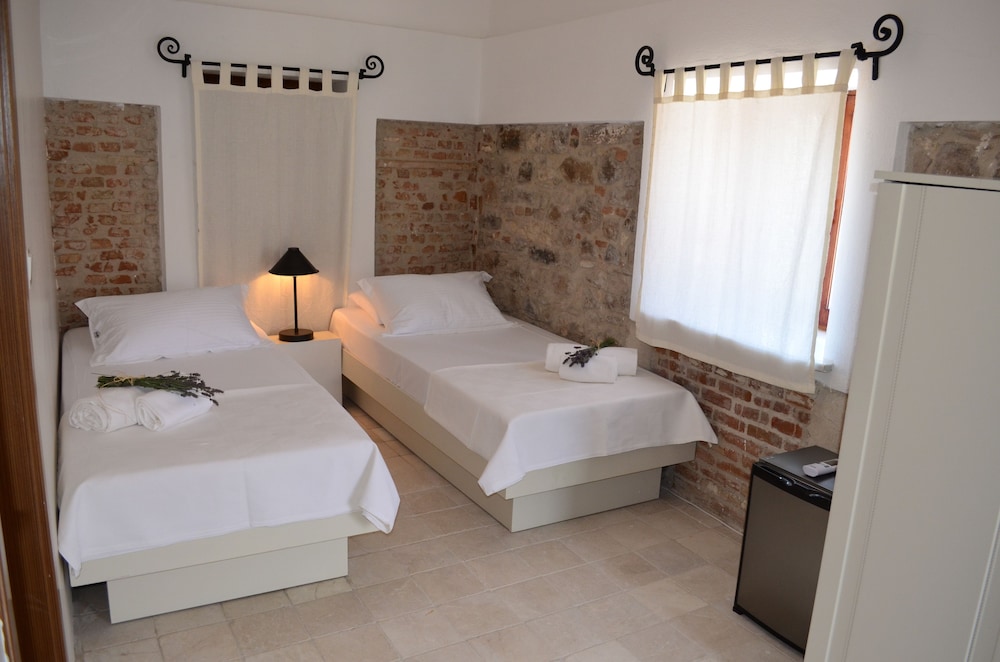 Kucukkoy Hotel 11/50