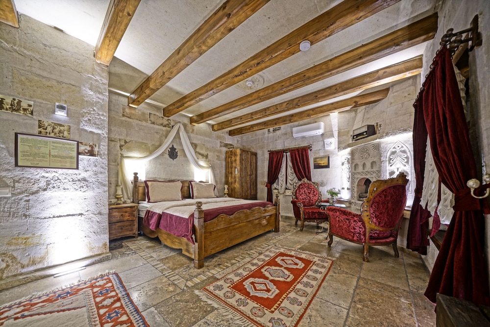 Maccan Cave Hotel 5/70