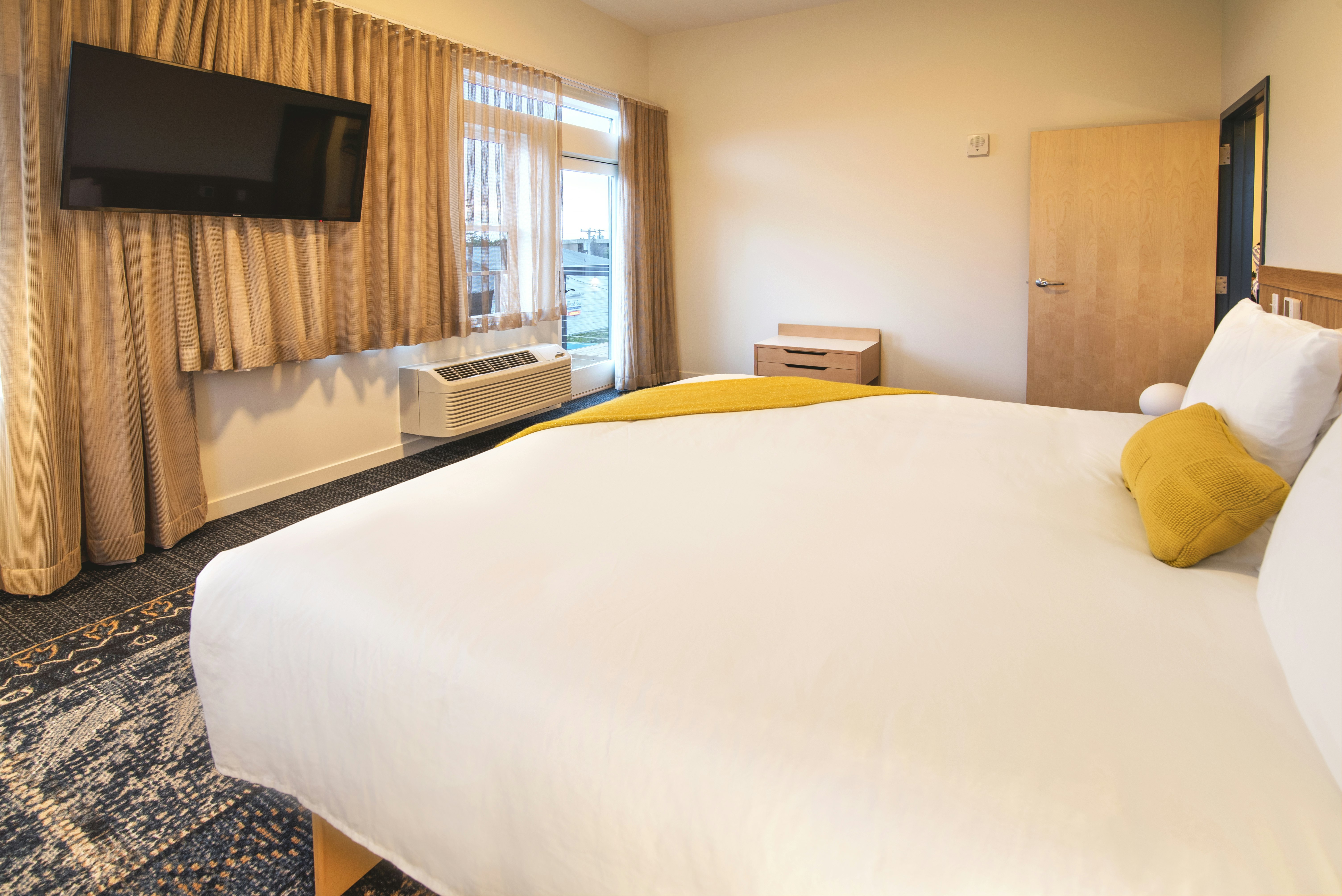 SaltLine Hotel 6/50