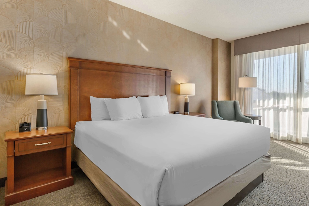 Drury Inn & Suites Phoenix Tempe 14/50