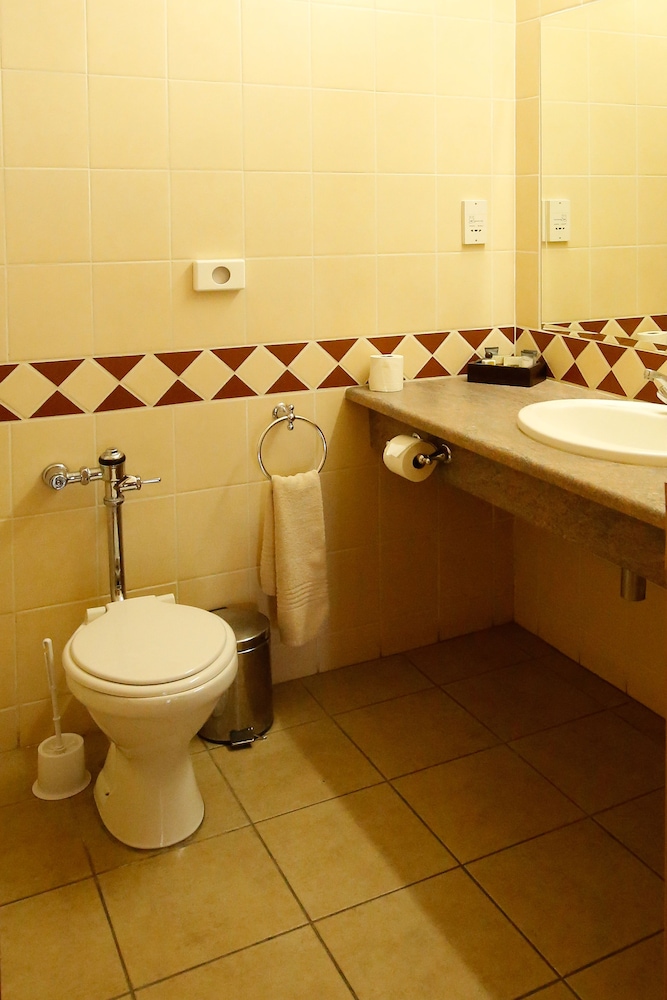 Maun Lodge 44/45