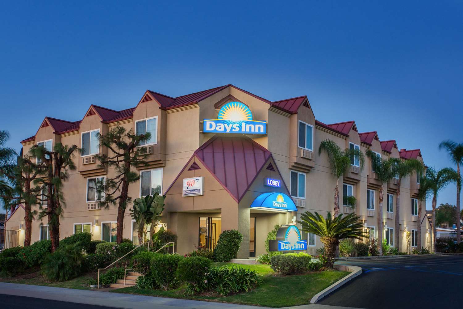 Days Inn by Wyndham Carlsbad 2/45