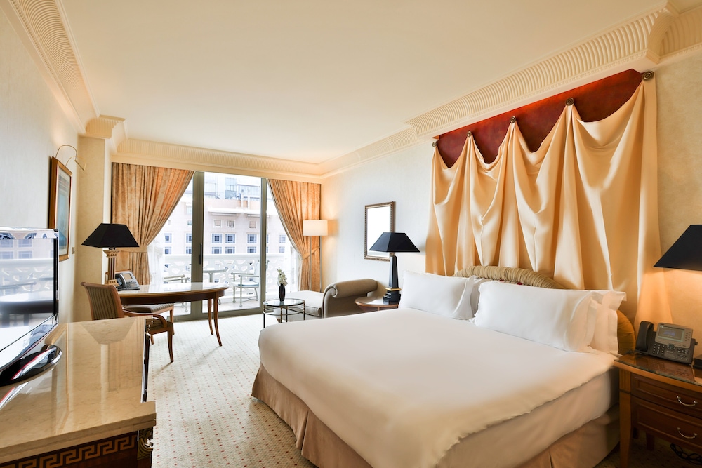 Premium, King Bed, Pool View, Balcony