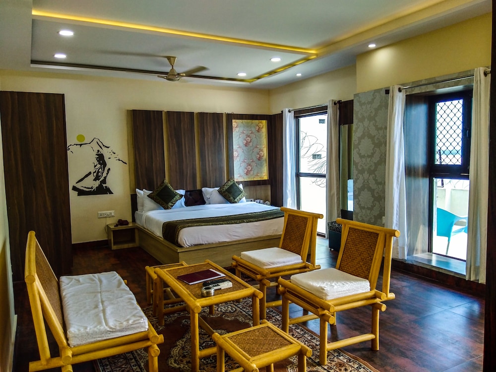 Dwivedi Hotels Sri Omkar Palace 16/37