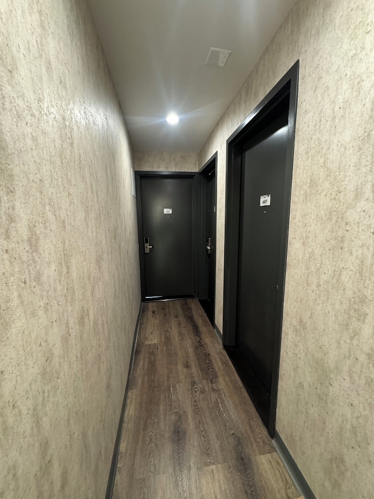 Bkway Hotel Brooklyn 23/31