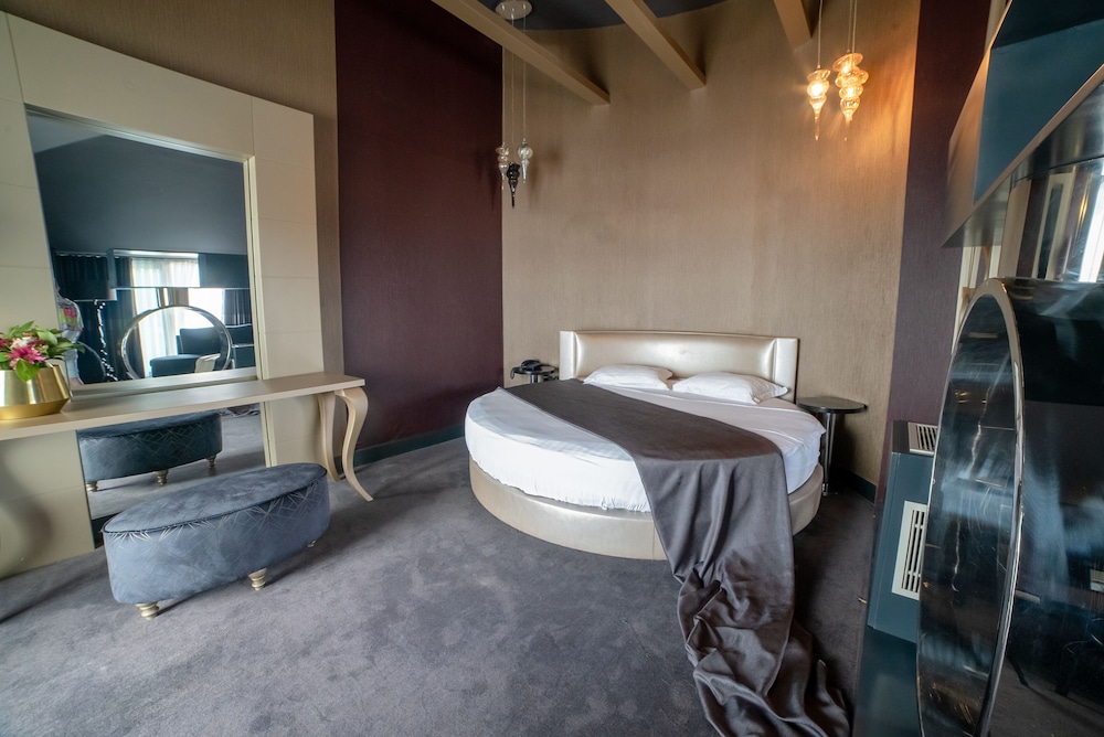 ATIK HOTEL 26/73