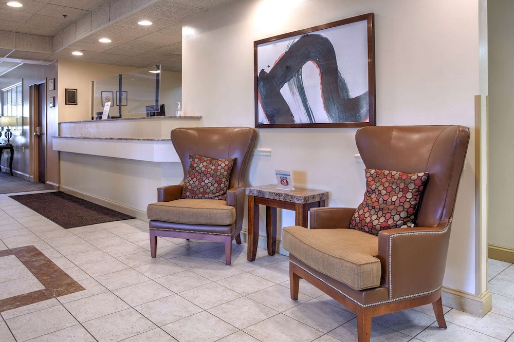Hotel Amherst Hadley 15/18