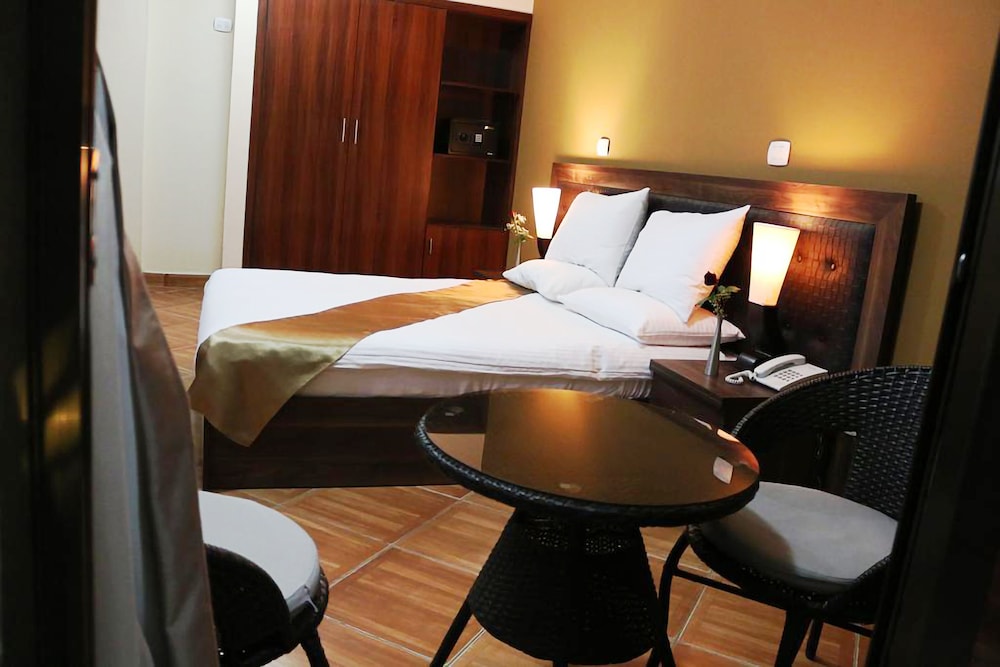 Heyday Hotel 14/35