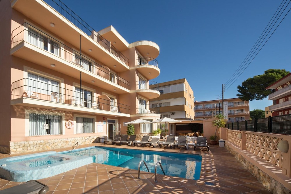 Martinez Apartments 4/62