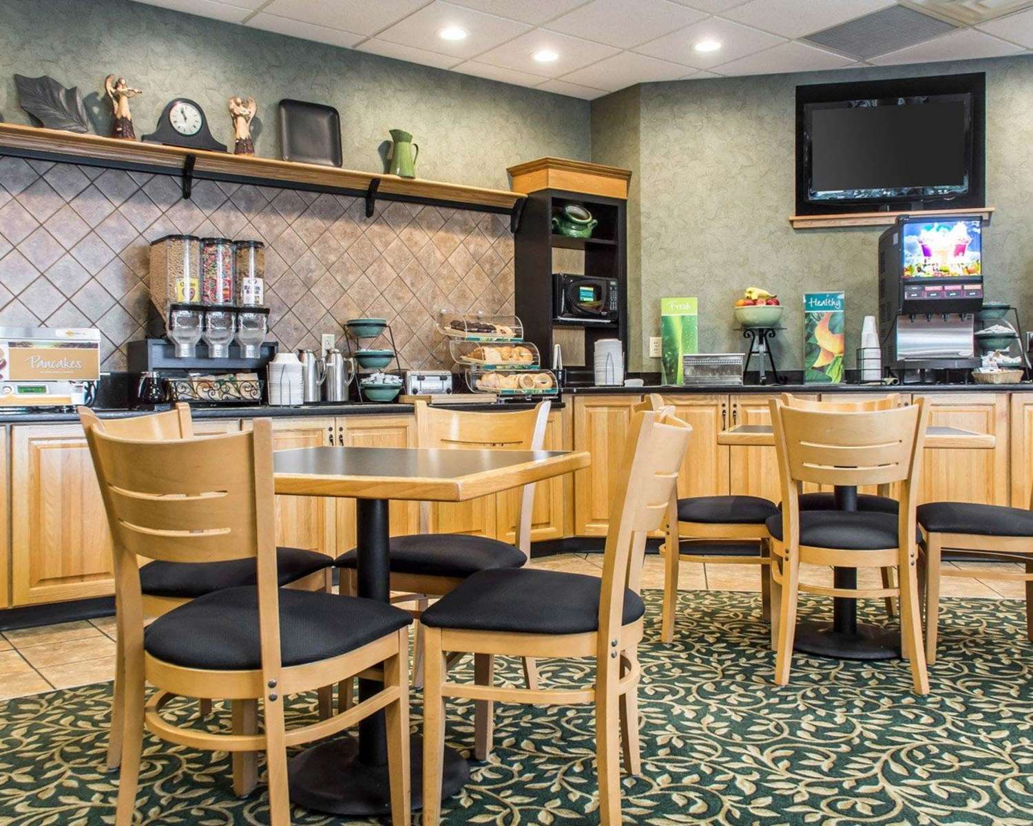 Quality Inn Geneseo 27/33