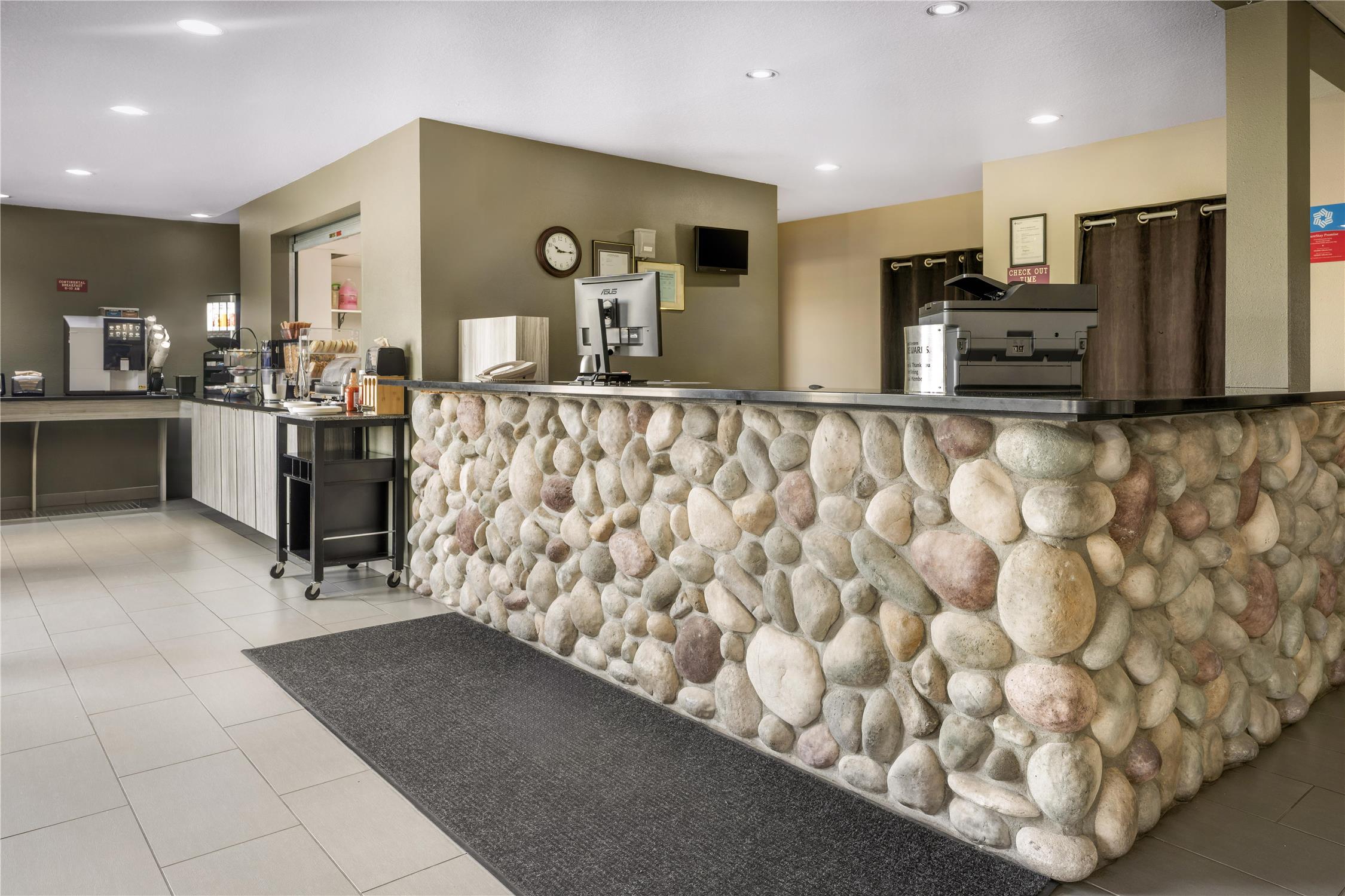 Lobby at SureStay Plus Hotel By Best Western Lethbridge, LETHBRIDGE