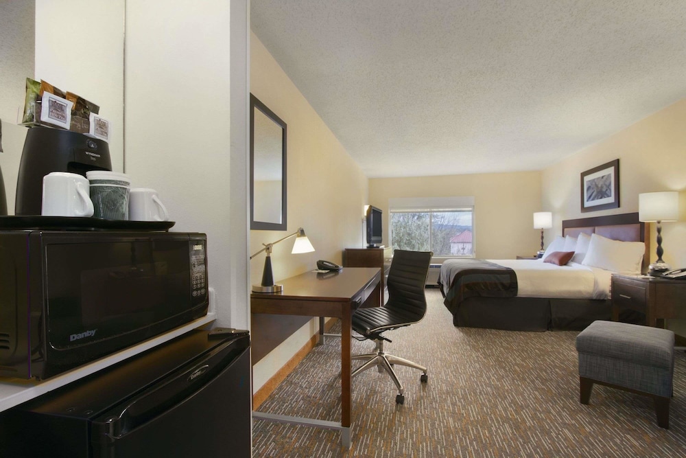 Wingate by Wyndham Chattanooga 30/32