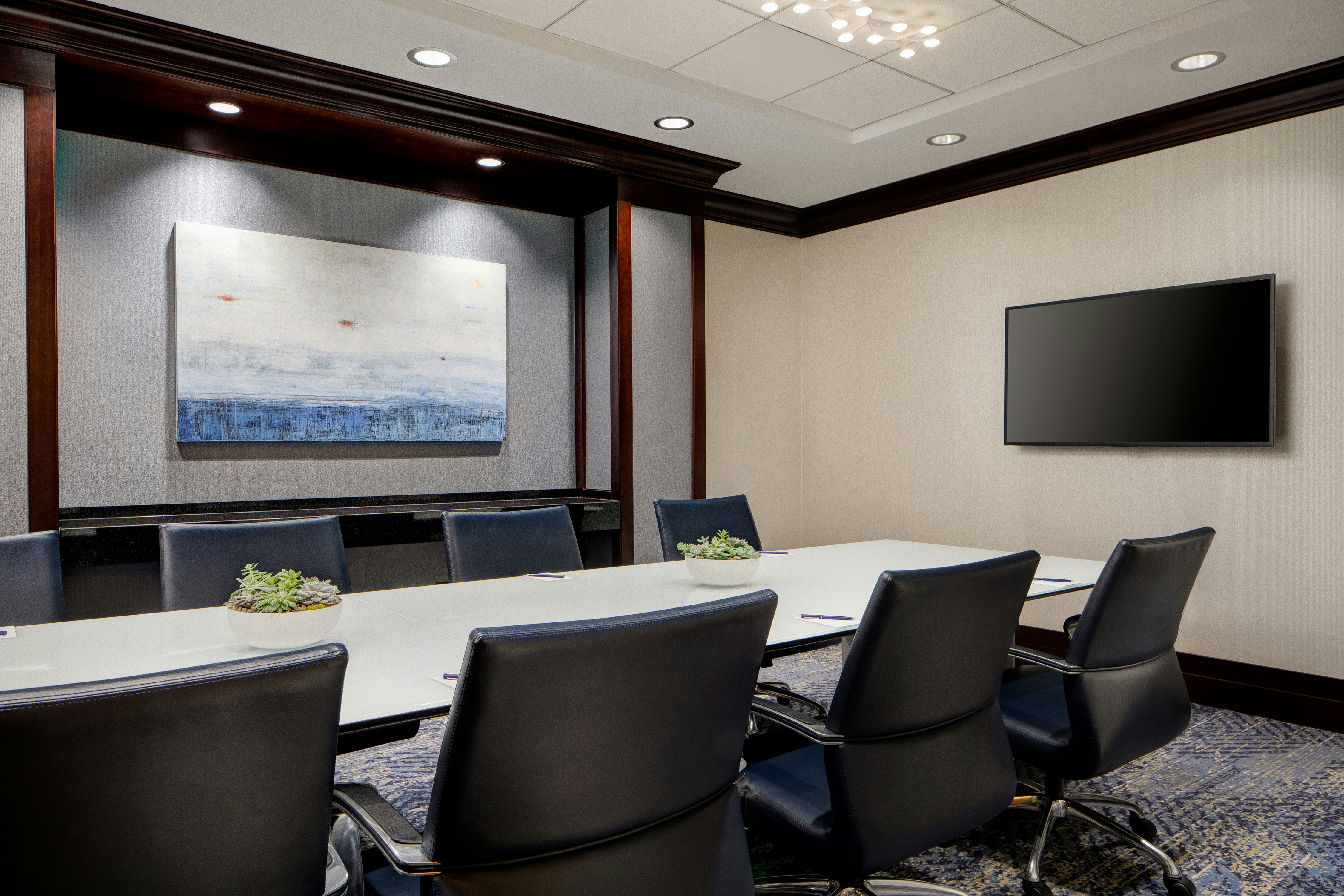 Amway Grand Plaza, Curio Collection by Hilton 55/65