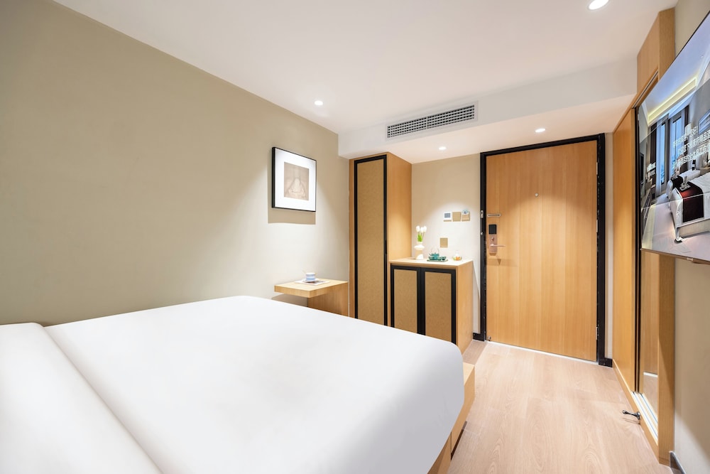 Economy, Queen Bed, No Window، Beijing Aaliyah Wang Fu Jing Forbodden City Boutique Hotel 2/5