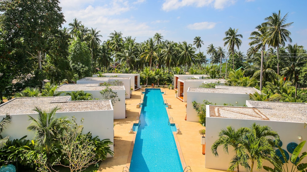 Zee Luxury Boutique Hotel 42/45
