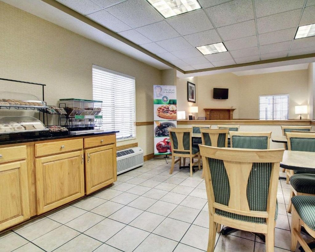 Columbia Inn And Suites 8/10