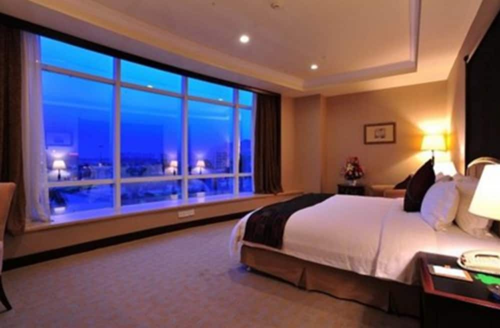 Royal Marina Plaza 32/60