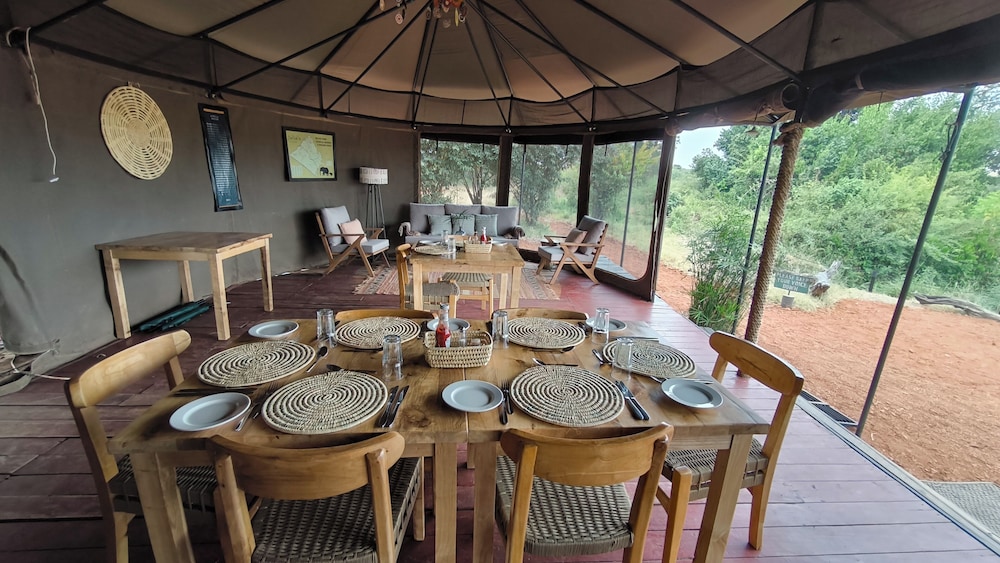 Julia's River Camp 18/50