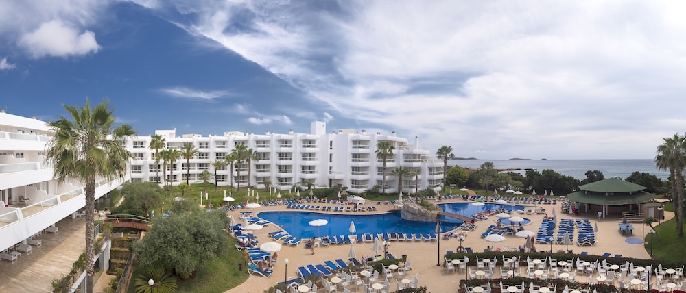 Tropic Garden Hotel & Apartments 3/73