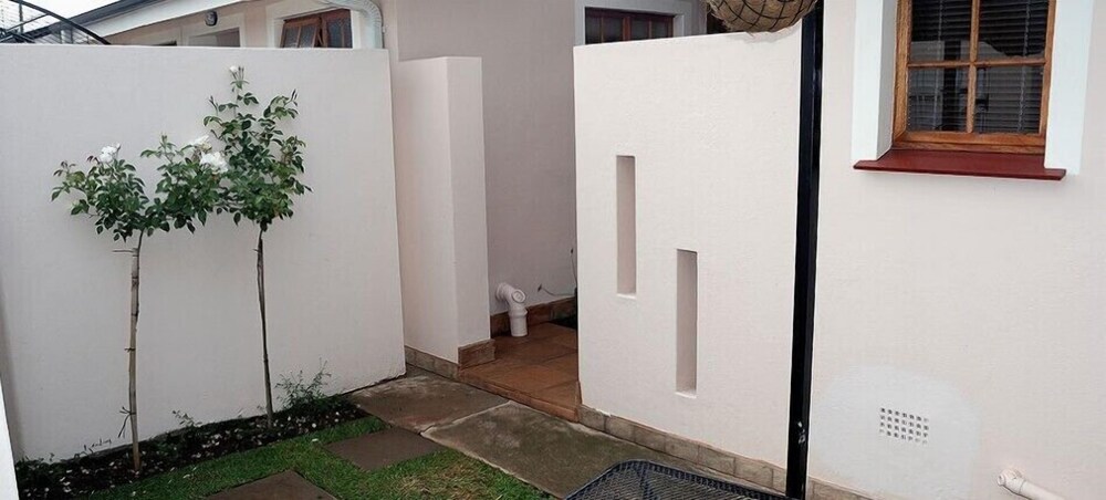 Dankhof Guest House 2/23