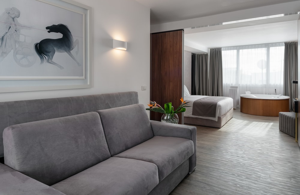 Elia Ermou Athens Hotel 30/50