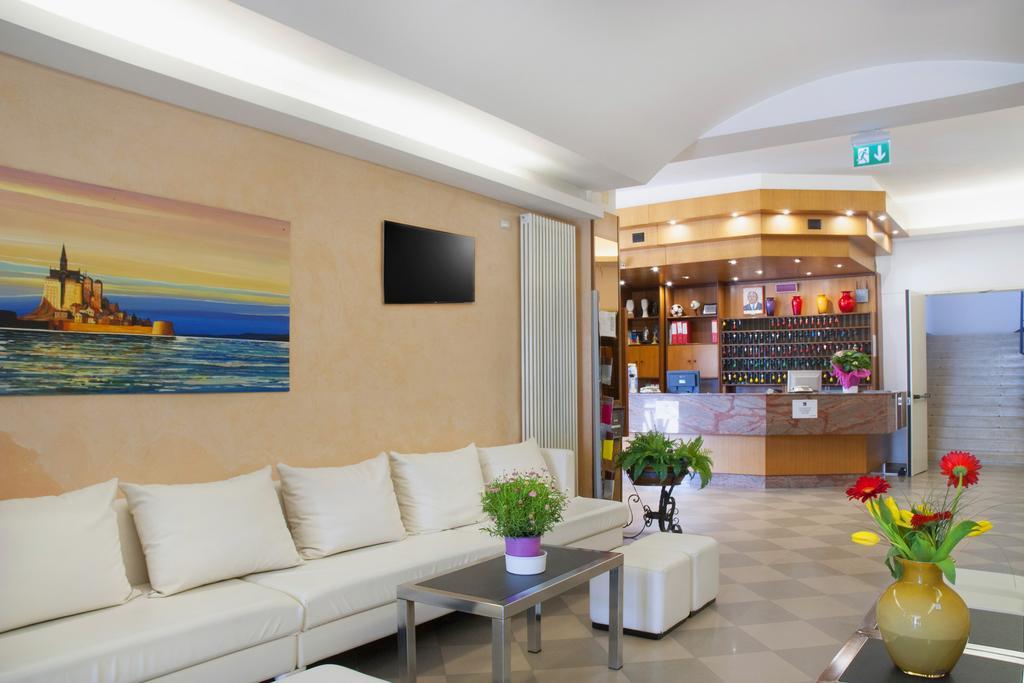 Hotel Lungomare Cervia 21/36