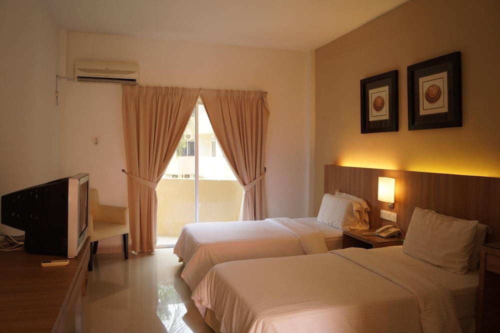 Rompin Beach Resorts 10/39