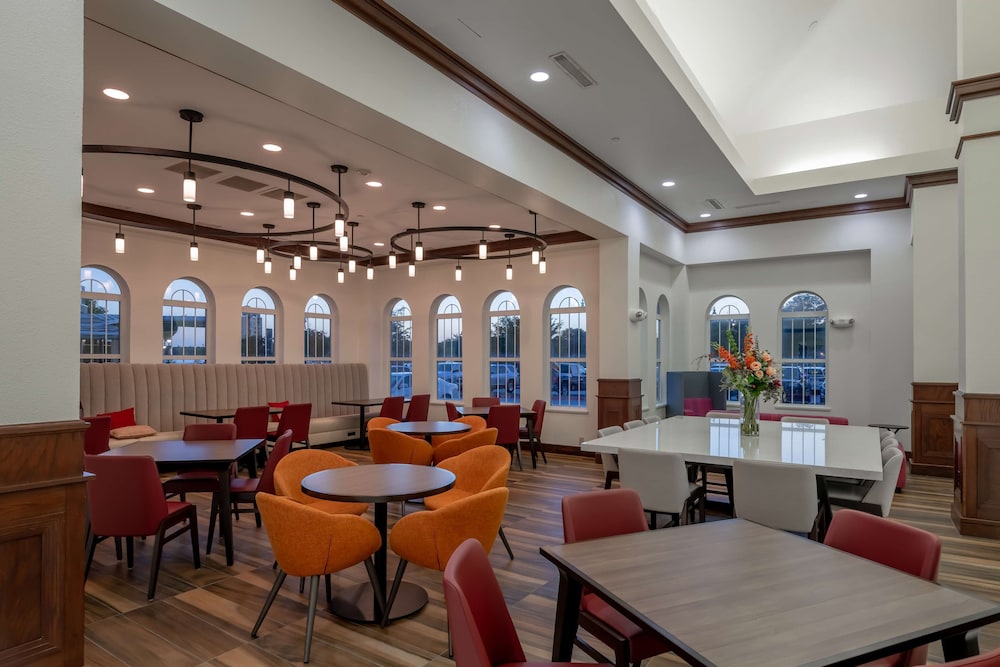 Hilton Garden Inn Granbury 50/64