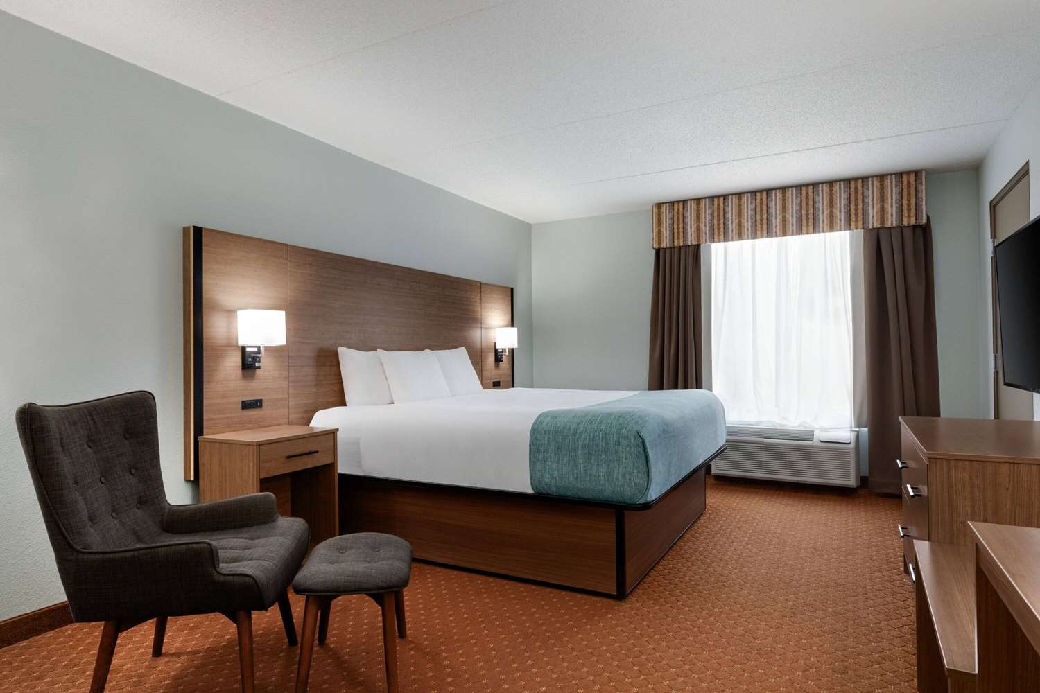 Wingate By Wyndham Louisville East 2/19