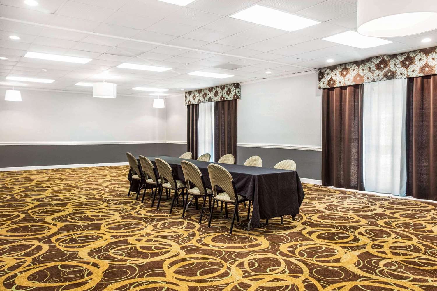 Quality Inn and Suites University Area NC 25/31