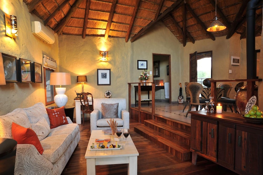 Lukimbi Safari Lodge 23/49