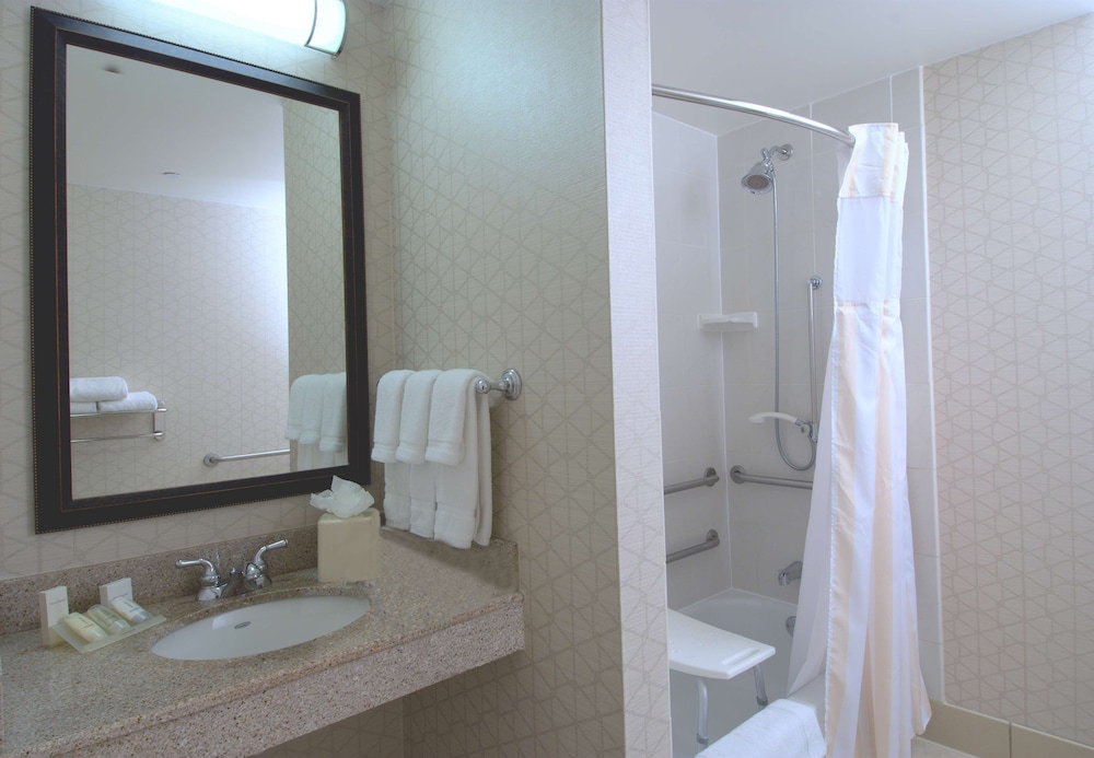 Hilton Garden Inn Rockford 16/64