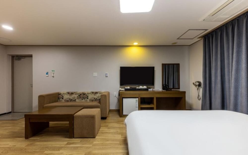 Mud Beach Hotel 38/57