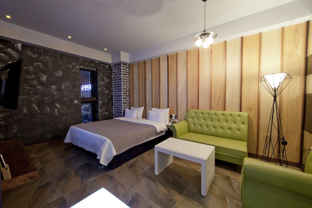 Hotel 109 45/73