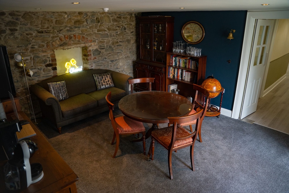 The Briers Country House 30/50