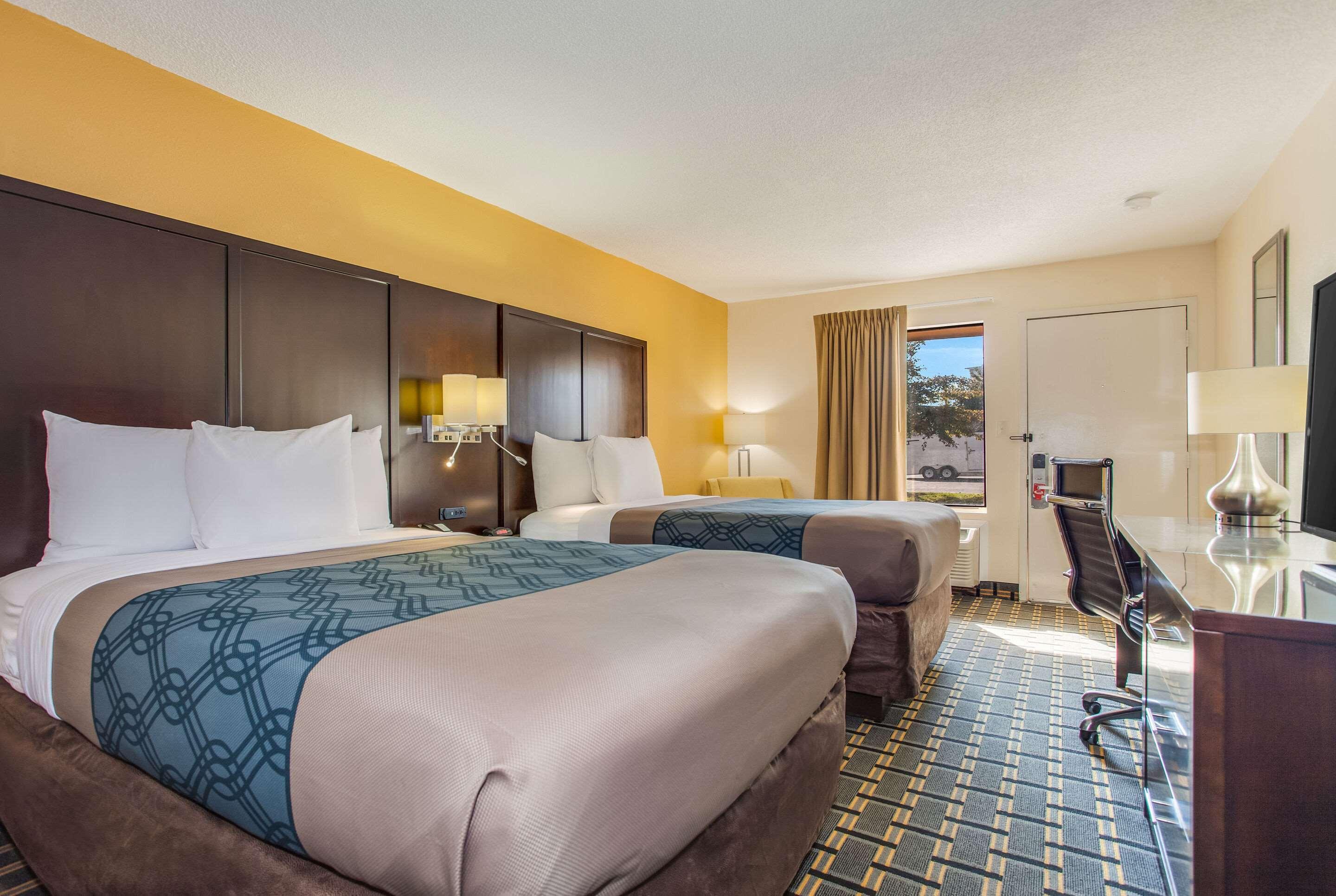 ROOM, 2 DOUBLE BEDS
