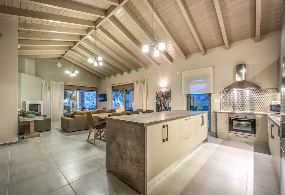 Artina Luxury Villa 4/50
