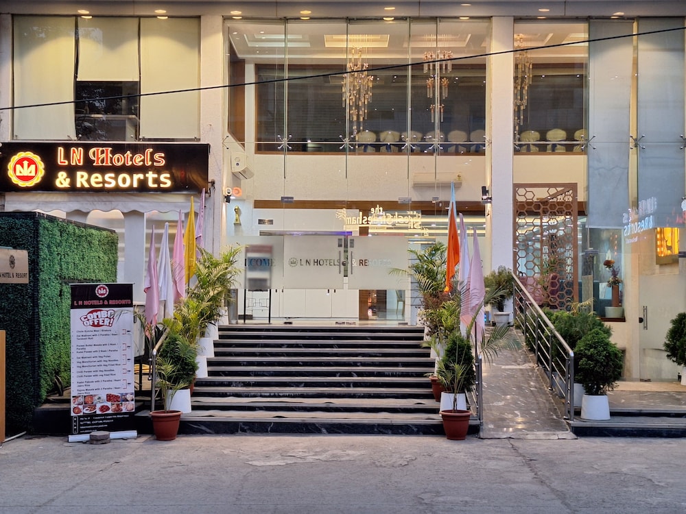 LN Hotels and Resorts 3/48