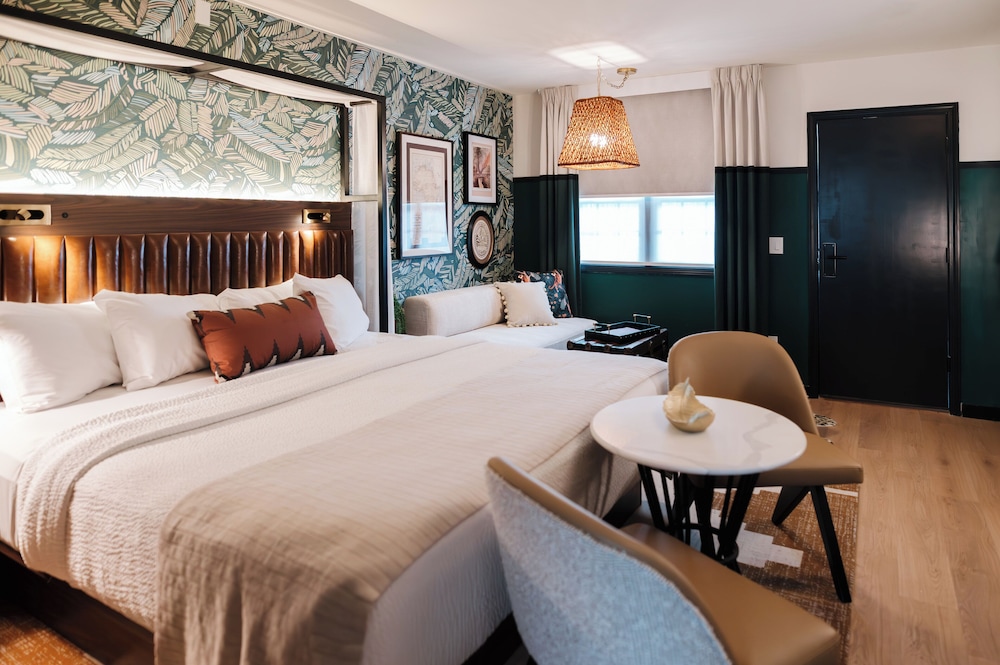 Tidewater Inn 25/70