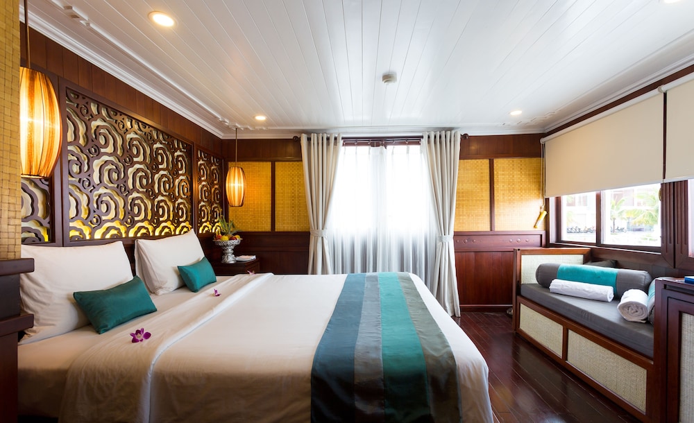 Bhaya Cruises 16/73