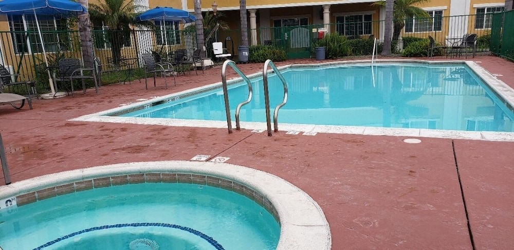 Hotel Marguerite Anaheim/Garden Grove, Trademark Collection 32/50