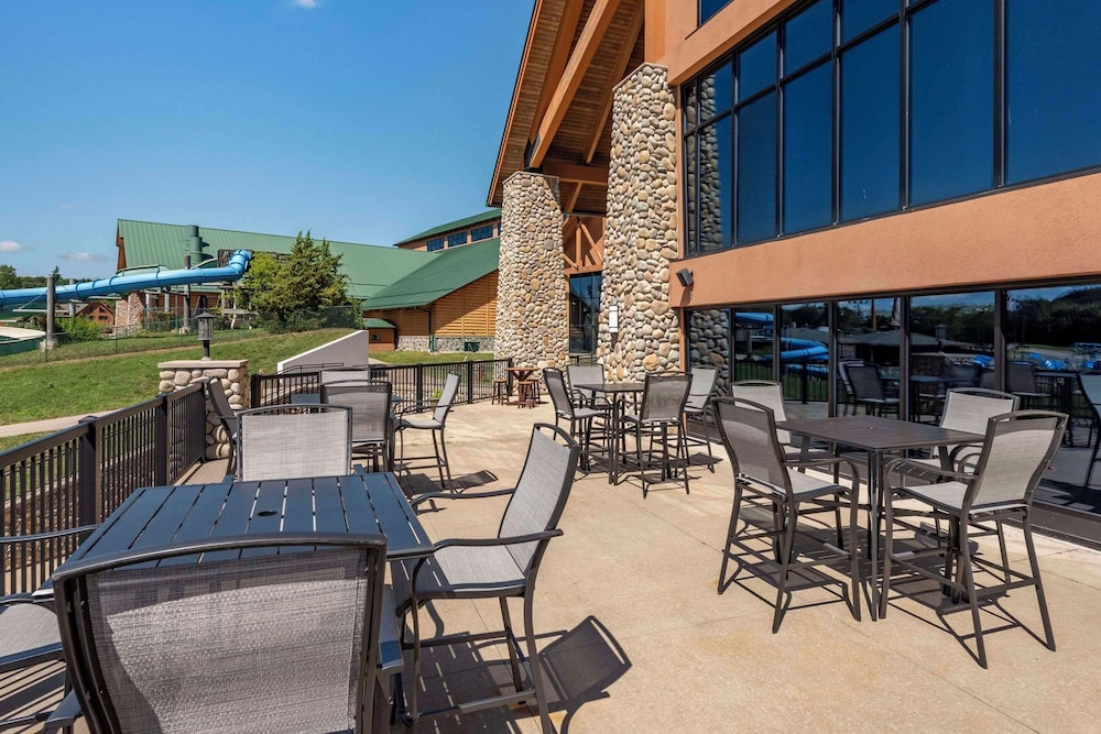 Three Bears Waterpark Resort Near Tomah, an Ascend Collection Hotel 33/50