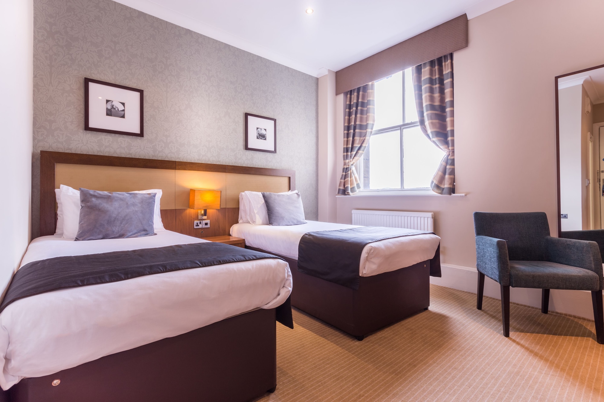 SUPERIOR, TWIN BEDS