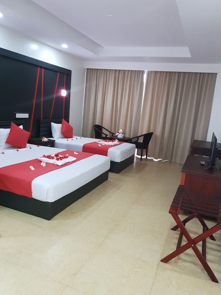 DELUXE, QUEEN BED
