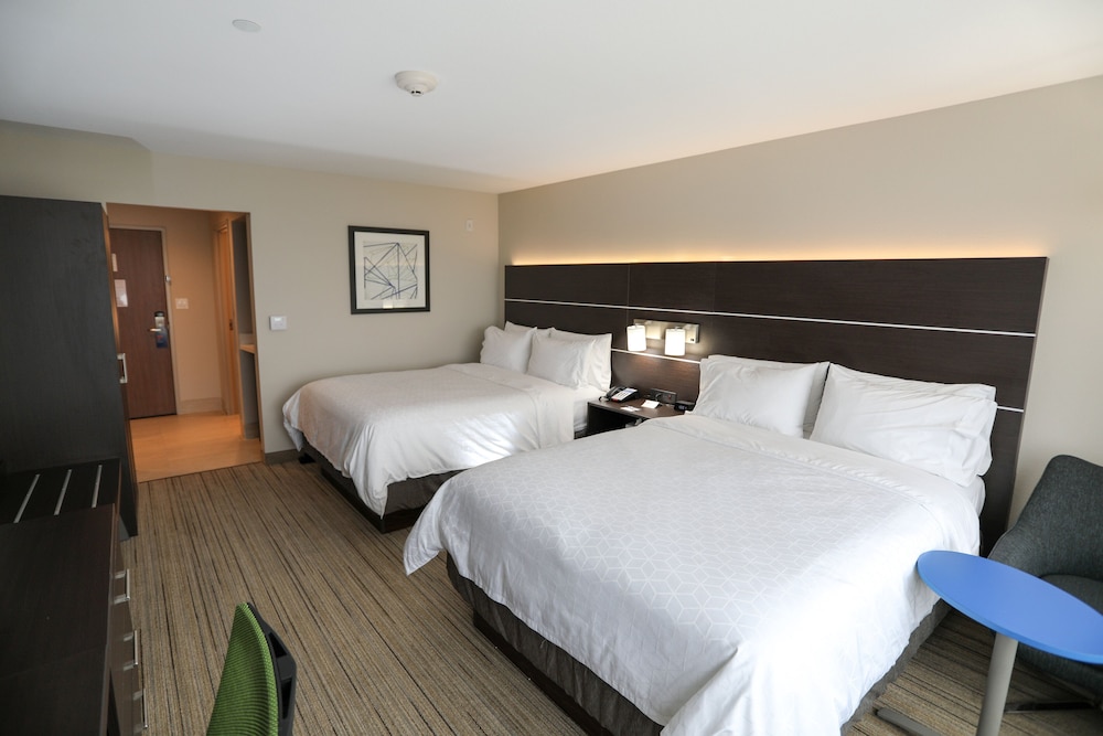 Holiday Inn Express Suites Forney 16/55
