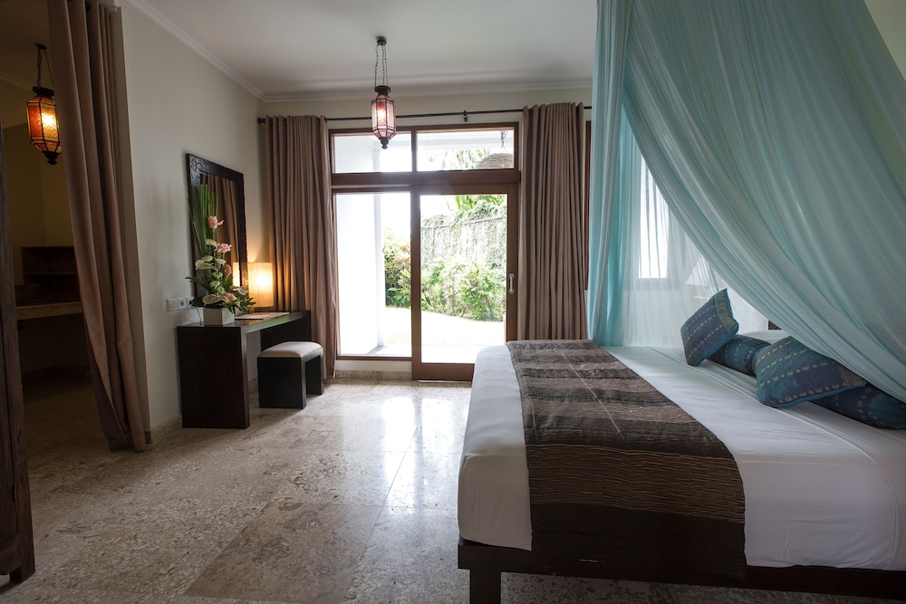 suite, garden view
